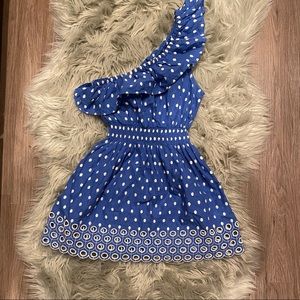 Chic-Vintage Inspired One-Shoulder Top